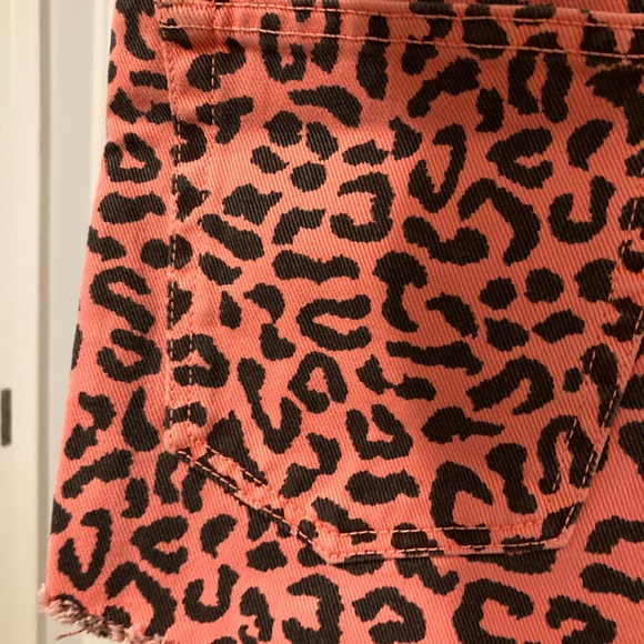 🔥 Carmar Jaguar Leopard Print Shorts - Picture 5 of 9